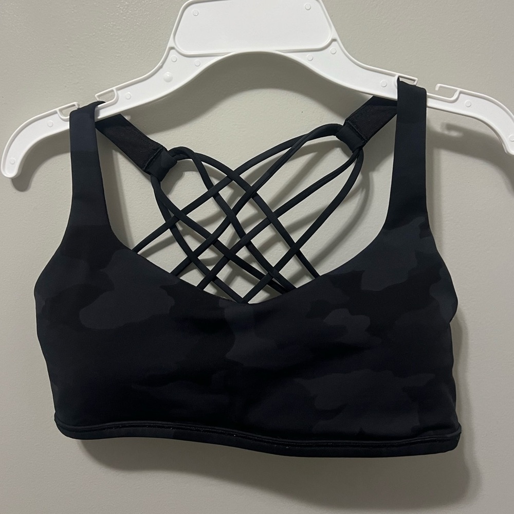Lululemon Free to be bra- Light support size 6
